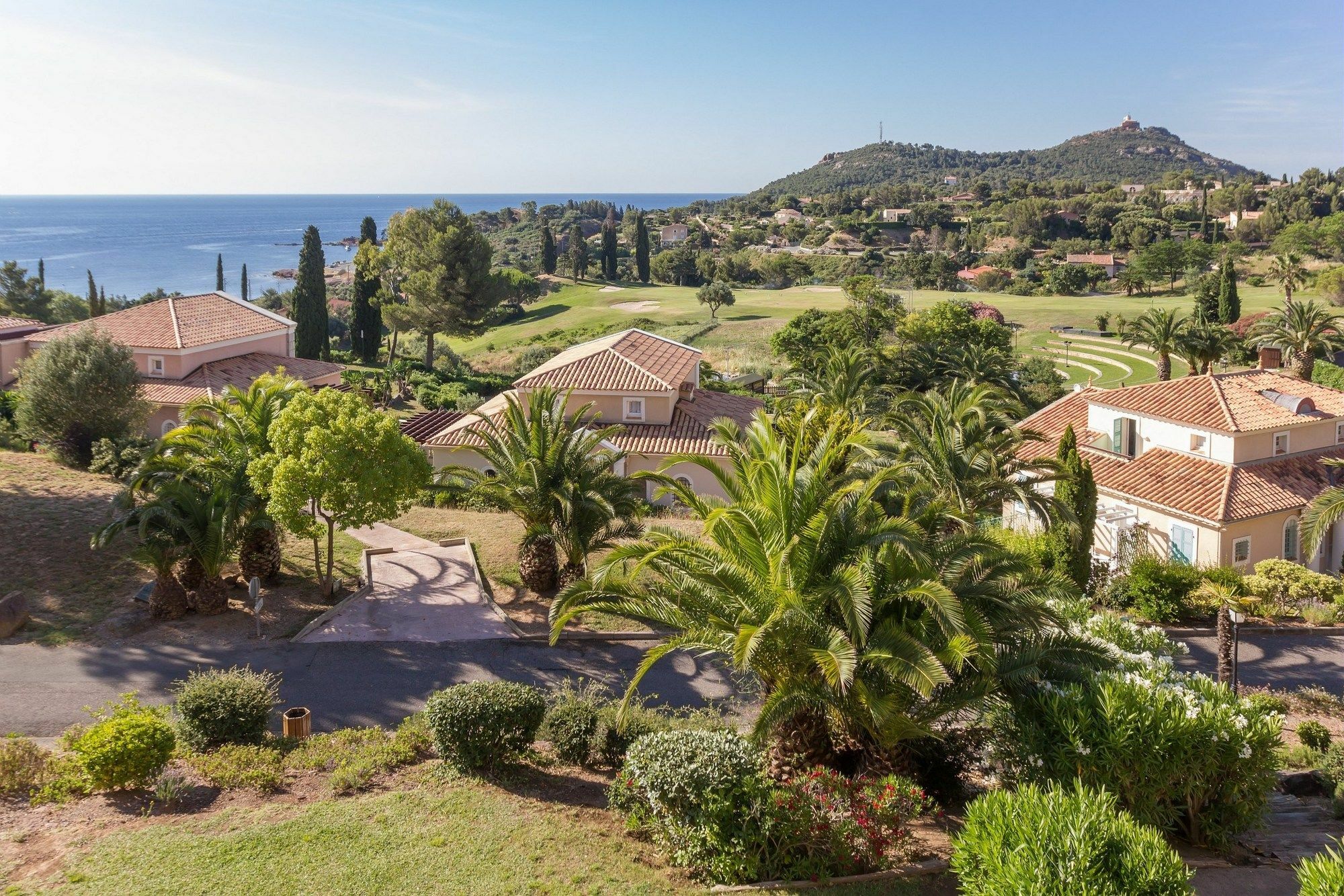 Village Pierre & Vacances Cap Esterel - Saint Raphael Village Eksteriør billede